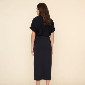 【suzen】Lenny Button Low-Waist Skirt 스젠 Lenny Button Low-Waist Skirt (Black) - 위시버킷