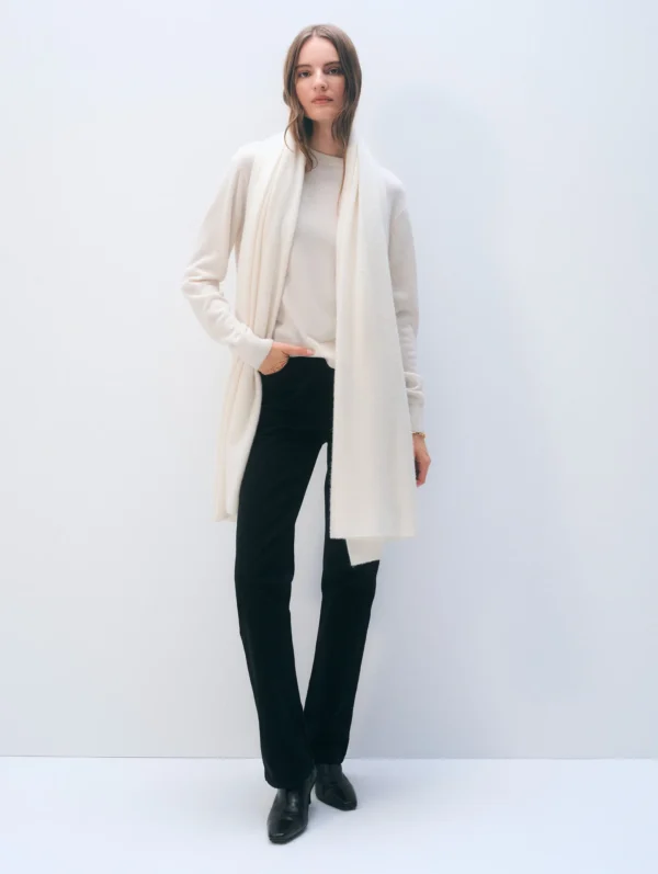 Cashmere Travel Wrap | Soft White - Image 2