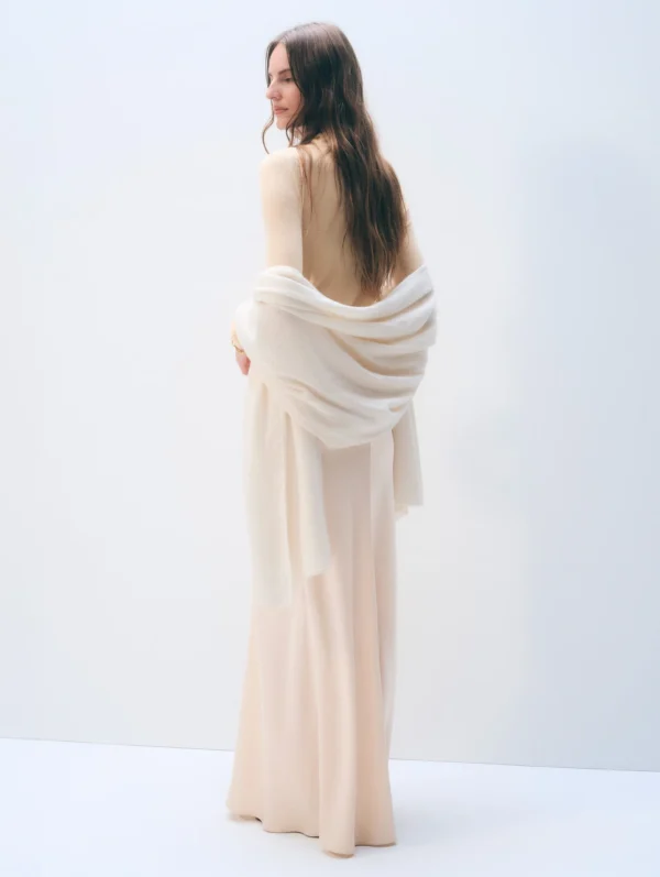 Cashmere Travel Wrap | Soft White - Image 4